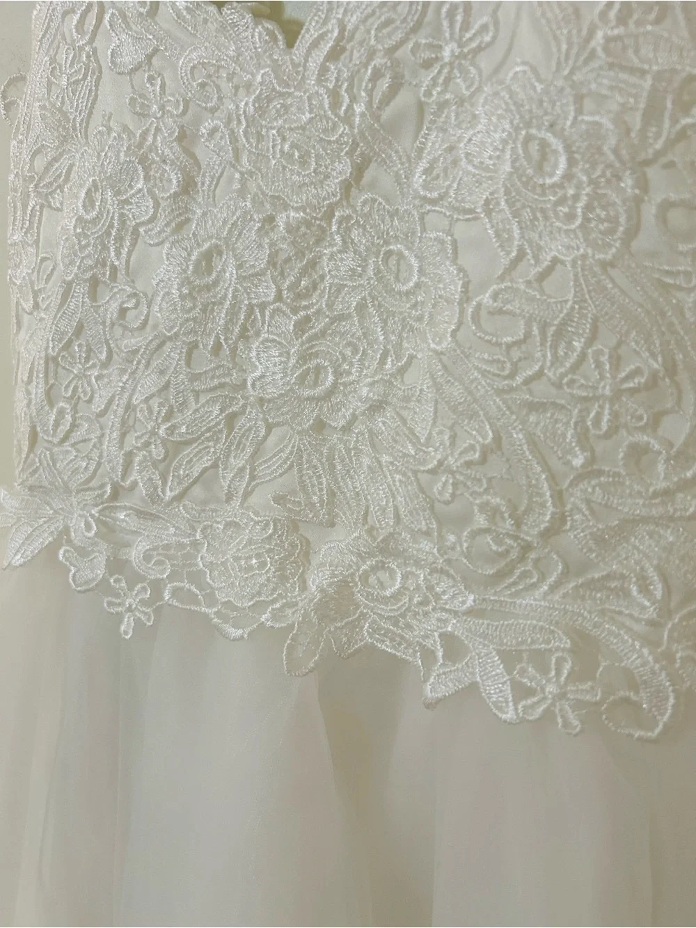 Azazie Ellison NWT Diamond White Lace Tulle Flower Girl Dress Size 6